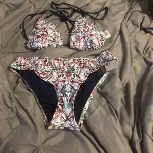 RUFFLED BIKINI, flower pattern